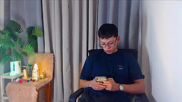 pinkcock froi2305 online show from 4, 10, 2025