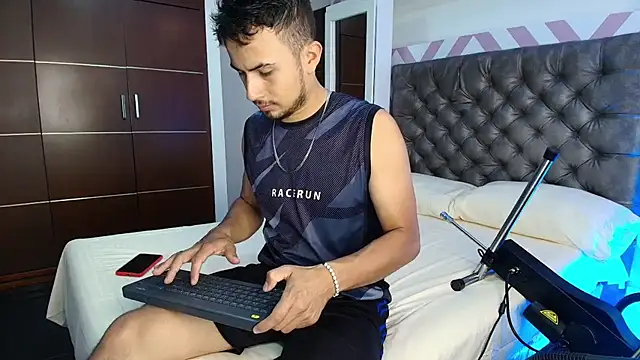 Valentiinoss online show from 18, 3, 2026