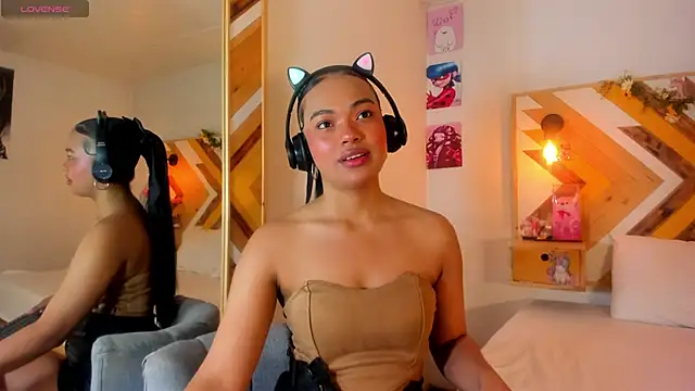 SoleneFontaine online show from 14, 10, 2025