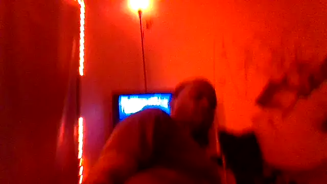 Nuttygmarley online show from 8, 4, 2026