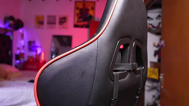 logan hugh8 online show from 4, 4, 2026