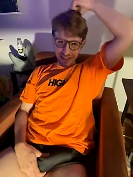 Snapshot of ricdicxs chatting on 8, 11, 2025 ricdicxs online show from 8, 11, 2025