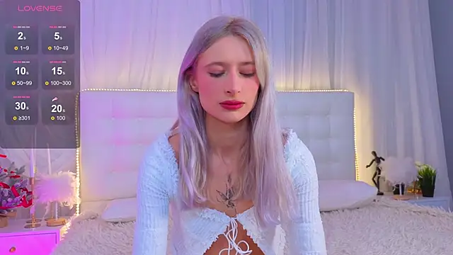 Snapshot of Monica_Leen chatting on 7, 2, 2026 Monica Leen online show from 7, 2, 2026