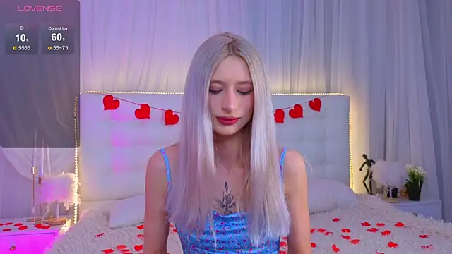 Snapshot of Monica_Leen chatting on 14, 2, 2026 Monica Leen online show from 14, 2, 2026