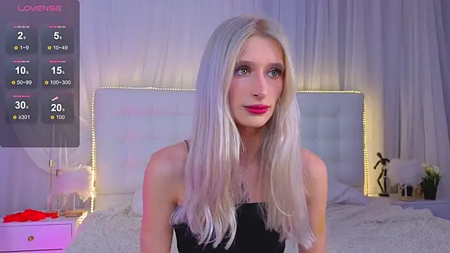 Snapshot of Monica_Leen chatting on 22, 2, 2026 Monica Leen online show from 22, 2, 2026