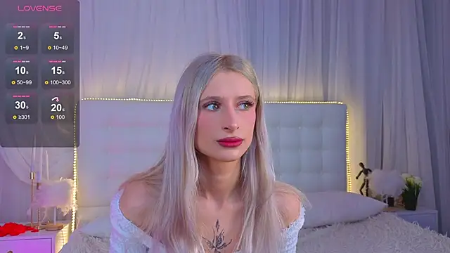 Snapshot of Monica_Leen chatting on 23, 2, 2026 Monica Leen online show from 23, 2, 2026