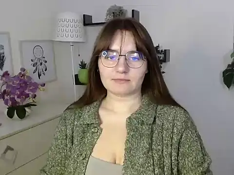 Julie Diamond online show from 8, 10, 2025