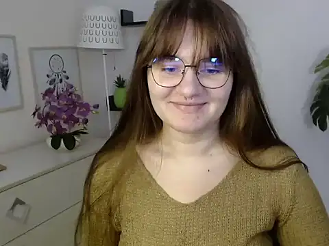 Julie Diamond online show from 10, 11, 2025