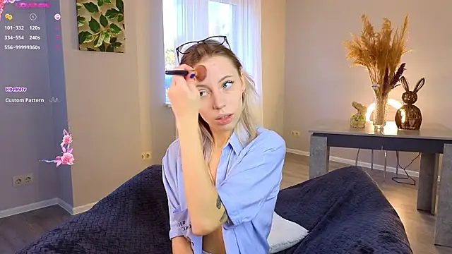 NyxaThorn online show from 28, 9, 2025