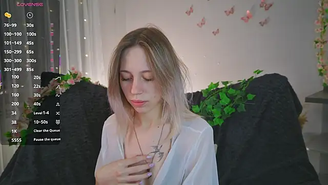 Snapshot of NyxaThorn chatting on 2, 2, 2026 NyxaThorn online show from 2, 2, 2026