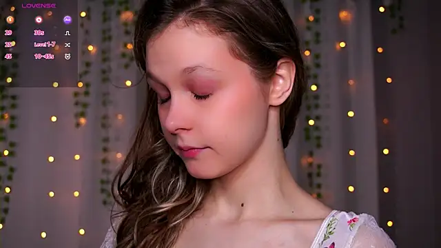 Snapshot of Tender_beauty chatting on 10, 7, 2026 Tender beauty online show from 10, 7, 2026