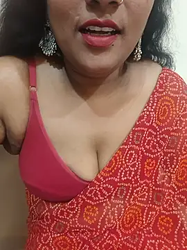 Snapshot of Aunty_Boy_143 chatting on 28, 7, 2026 Aunty Boy 143 online show from 28, 7, 2026