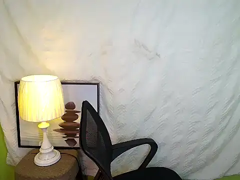 SultryCyraFoxmore online show from 25, 2, 2026