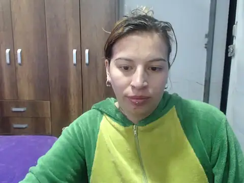 cloequeen15 online show from 14, 10, 2025