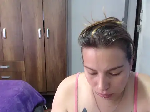 cloequeen15 online show from 22, 10, 2025