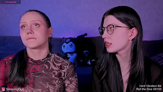 Snapshot of Threesomebabes chatting on 31, 5, 2026 Threesomebabes online show from 31, 5, 2026