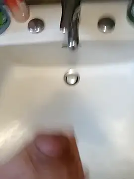 Snapshot of Empi19cm chatting on 8, 10, 2025 Empi19cm online show from 8, 10, 2025