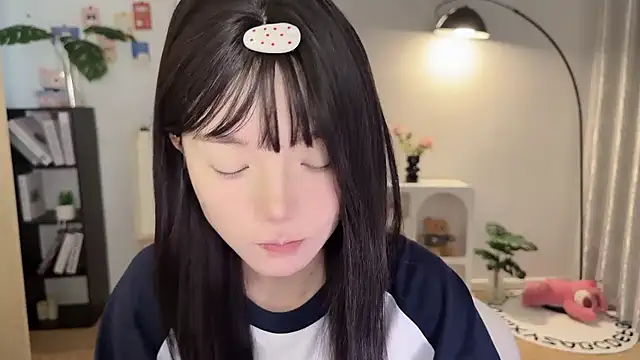 Momo-xx online show from 28, 9, 2025