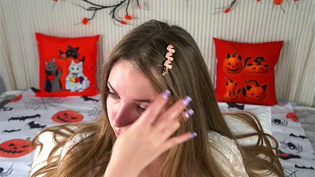 KarriBrownd online show from 1, 11, 2025