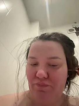 SunnyLeila2101 online show from 11, 3, 2026