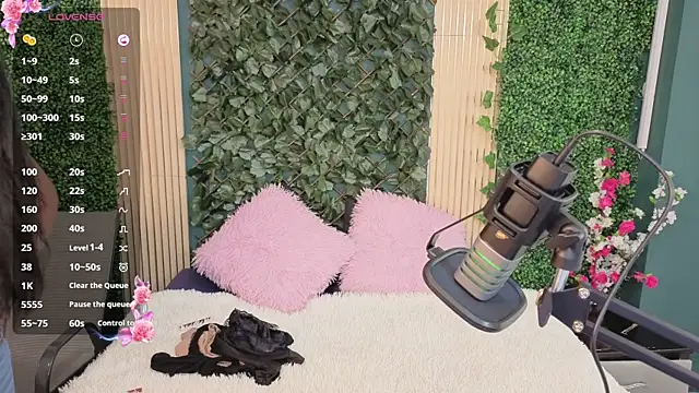 Snapshot of MihaCarther chatting on 4, 10, 2025 MihaCarther online show from 4, 10, 2025