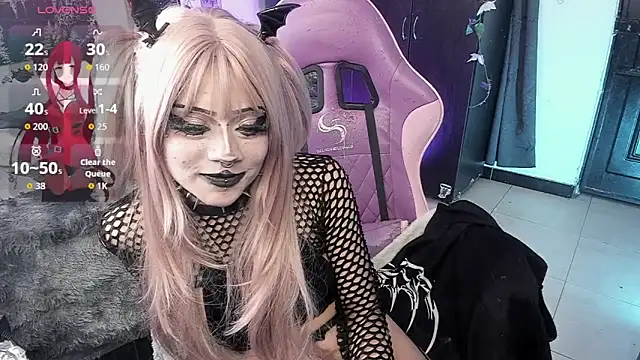 Snapshot of GothKitten666 chatting on 29, 7, 2026 GothKitten666 online show from 29, 7, 2026