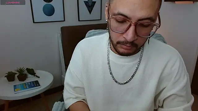 Snapshot of __Damian___ chatting on 12, 9, 2025 Damian online show from 12, 9, 2025