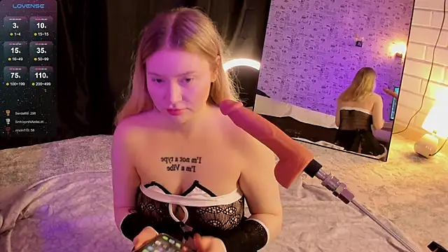 Lillie Berry online show from 4, 12, 2025