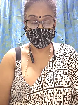 Snapshot of sweet-lotus chatting on 17, 11, 2025 sweet-lotus online show from 17, 11, 2025