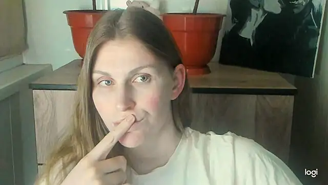 JuliaMuuun online show from 11, 5, 2026