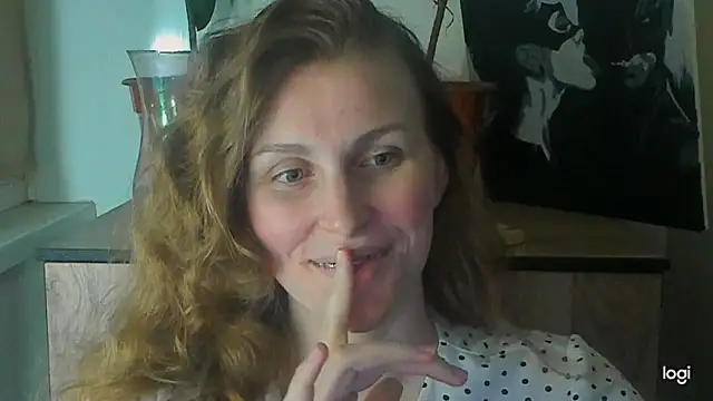 JuliaMuuun online show from 19, 5, 2026