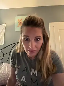 Snapshot of BaddieBossXX2 chatting on 16, 11, 2025 BaddieBossXX2 online show from 16, 11, 2025