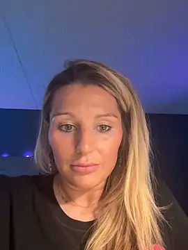 Snapshot of BaddieBossXX2 chatting on 26, 11, 2025 BaddieBossXX2 online show from 26, 11, 2025