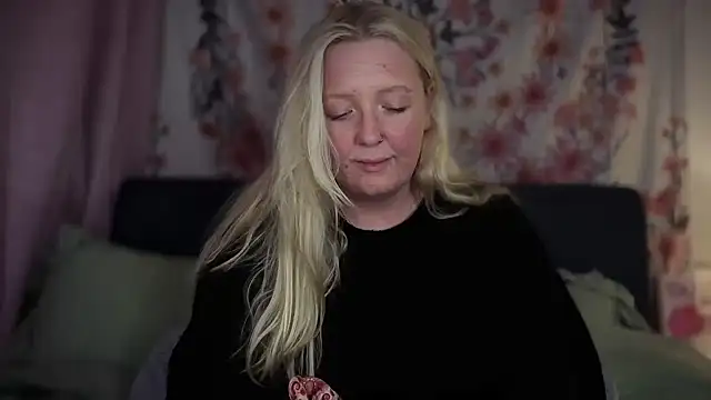 Daisyxoxo  online show from 6, 2, 2026