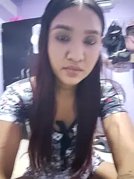 Snapshot of lunanigth chatting on 4, 4, 2026 lunanigth online show from 4, 4, 2026