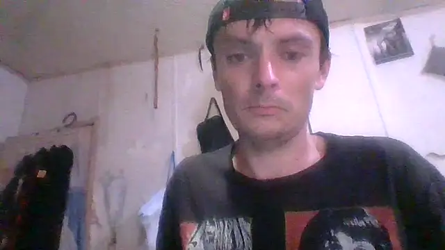 Snapshot of RichardW chatting on 13, 9, 2025 RichardW online show from 13, 9, 2025