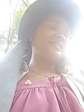 Heulwen-22 online show from 19, 10, 2025