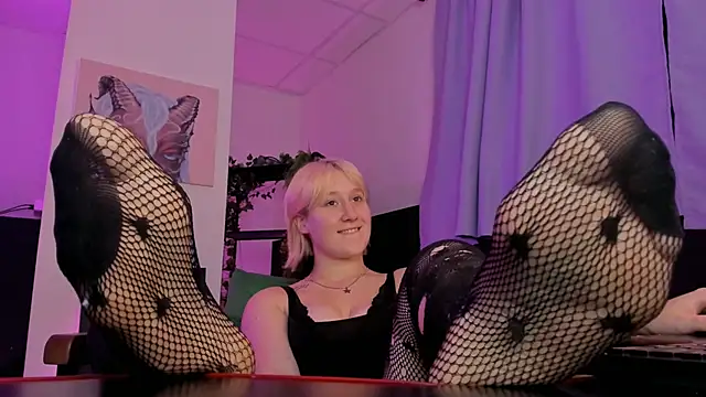 Snapshot of CinBellamy chatting on 24, 9, 2025 CinBellamy online show from 24, 9, 2025