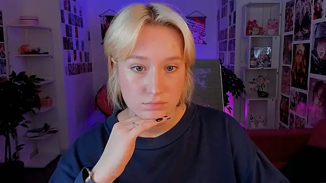 Snapshot of CinBellamy chatting on 6, 10, 2025 CinBellamy online show from 6, 10, 2025