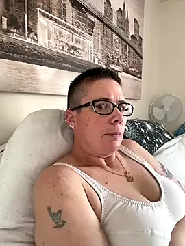 voluptuous-minx online show from 5, 12, 2025