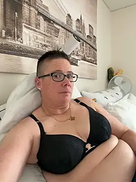 voluptuous-minx online show from 19, 5, 2026