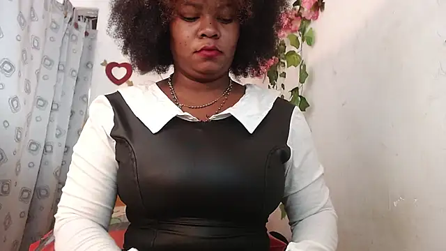 Snapshot of LULU_ALANAA_ chatting on 12, 9, 2025 LULU ALANAA online show from 12, 9, 2025