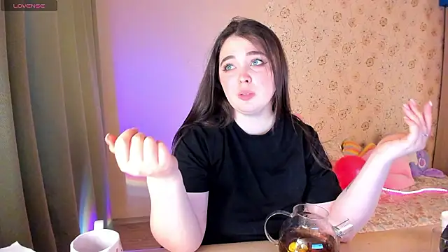 Snapshot of Alice_next_door chatting on 14, 2, 2026 Alice next door online show from 14, 2, 2026