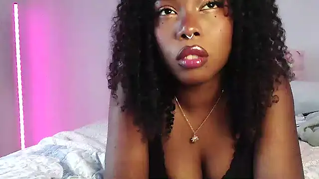 Snapshot of SparklingSoleil chatting on 28, 11, 2025 SparklingSoleil online show from 28, 11, 2025