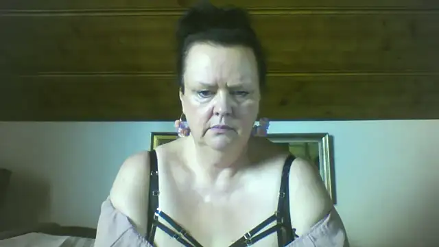 Snapshot of TiffanyMature chatting on 9, 9, 2025 TiffanyMature online show from 9, 9, 2025