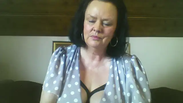 Snapshot of TiffanyMature chatting on 12, 9, 2025 TiffanyMature online show from 12, 9, 2025