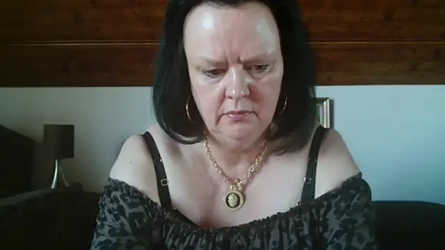 Snapshot of TiffanyMature chatting on 27, 9, 2025 TiffanyMature online show from 27, 9, 2025