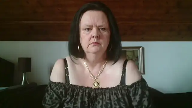 Snapshot of TiffanyMature chatting on 2, 10, 2025 TiffanyMature online show from 2, 10, 2025