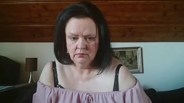 Snapshot of TiffanyMature chatting on 3, 10, 2025 TiffanyMature online show from 3, 10, 2025