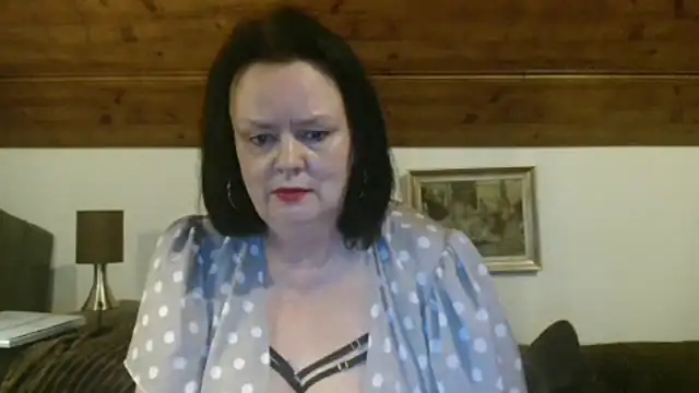 Snapshot of TiffanyMature chatting on 4, 10, 2025 TiffanyMature online show from 4, 10, 2025